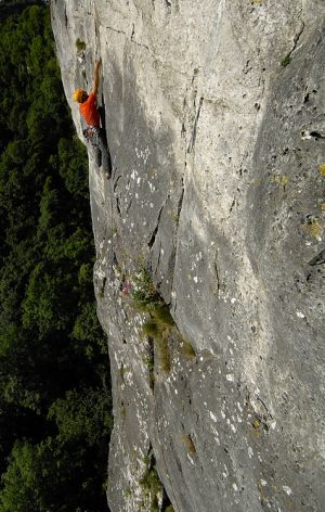 Richard Mayfield climbing Debauchery (E1 5b, 5b) High Tor
